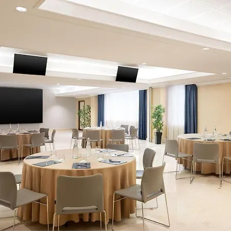 Courtyard By Marriott Park Szálloda Róma