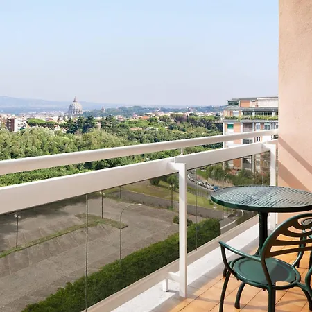 Courtyard By Marriott Park מלון