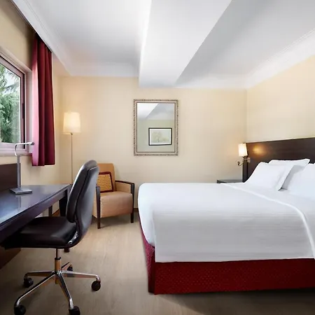 Courtyard By Marriott Park מלון רומא