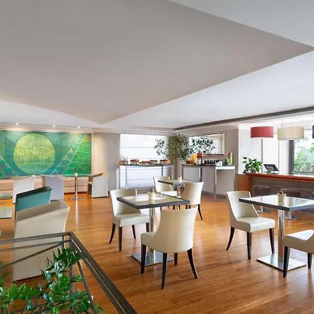 Courtyard By Marriott Park מלון רומא