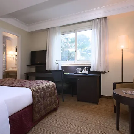 Courtyard By Marriott Park Roma