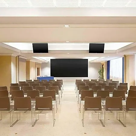 Courtyard By Marriott Park 4*
