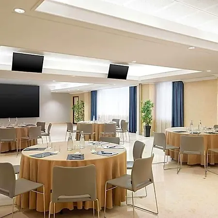 Hotell Courtyard By Marriott Park