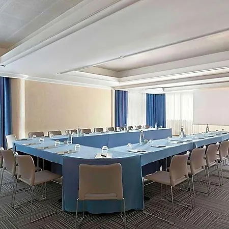 Courtyard By Marriott Park Hotell 4*