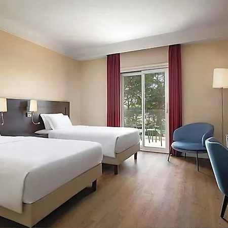 Hotell Courtyard By Marriott Park 4*
