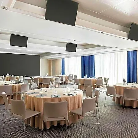 Hotell Courtyard By Marriott Park