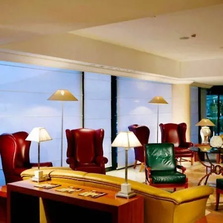 Courtyard By Marriott Park