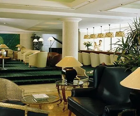 Hotel Courtyard By Marriott Park Roma