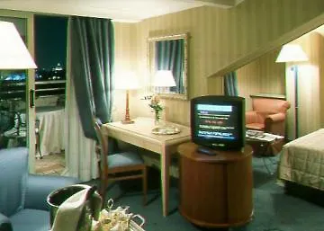 Hotell Courtyard By Marriott Park 4*