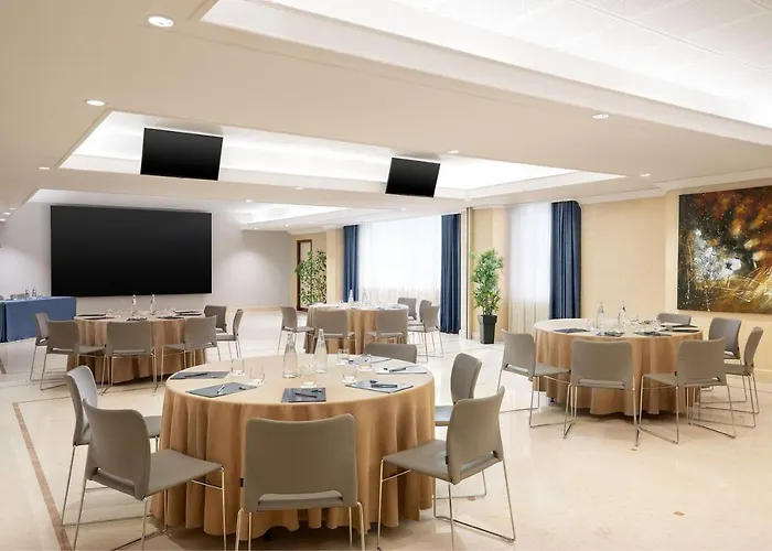 Courtyard By Marriott Park Hotel Roma