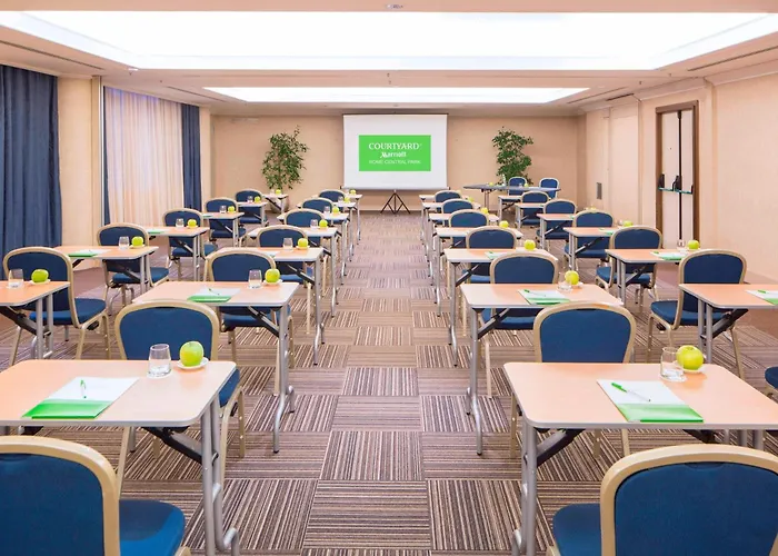 Courtyard By Marriott Park