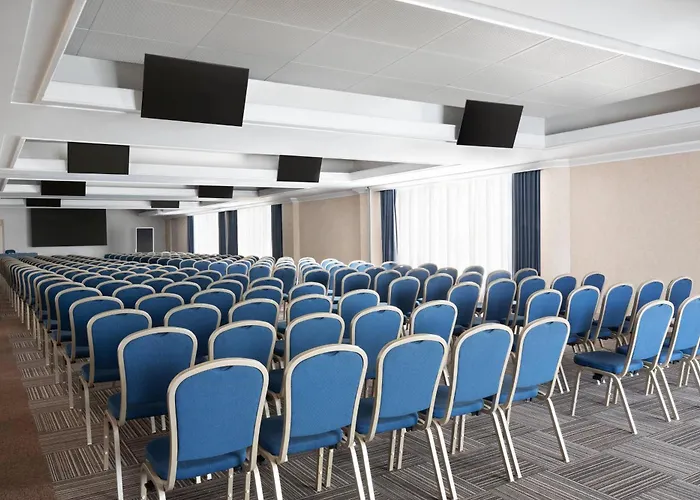 Courtyard By Marriott Park