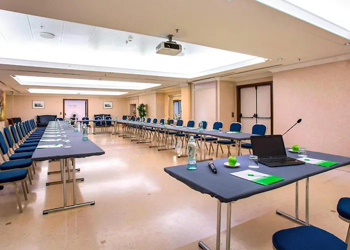 Courtyard By Marriott Park Róma