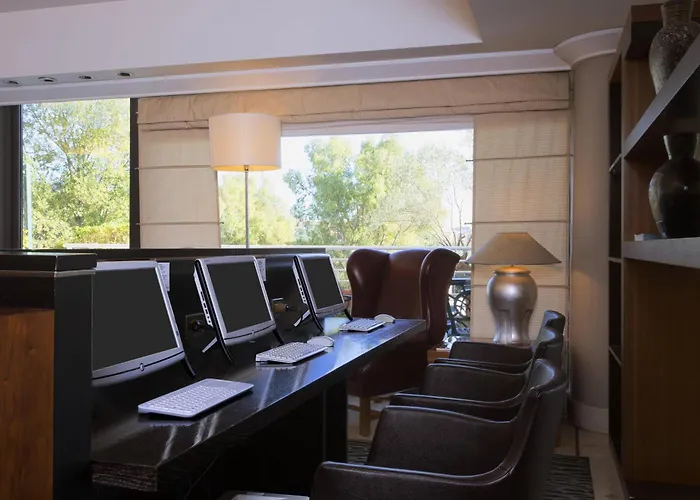 מלון Courtyard By Marriott Park