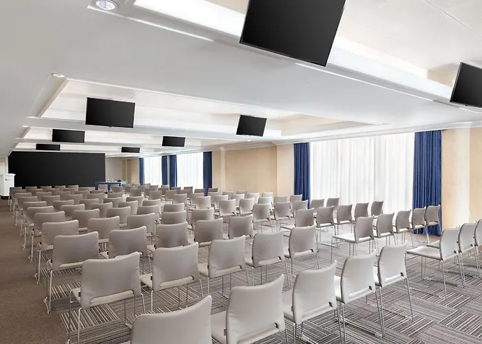 Courtyard By Marriott Park 4*