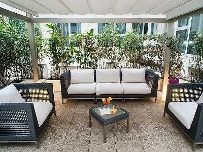 Courtyard By Marriott Park מלון