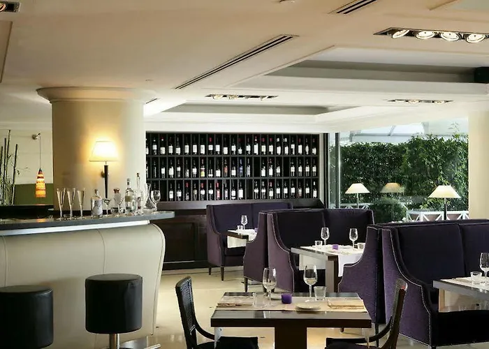 Courtyard By Marriott Park